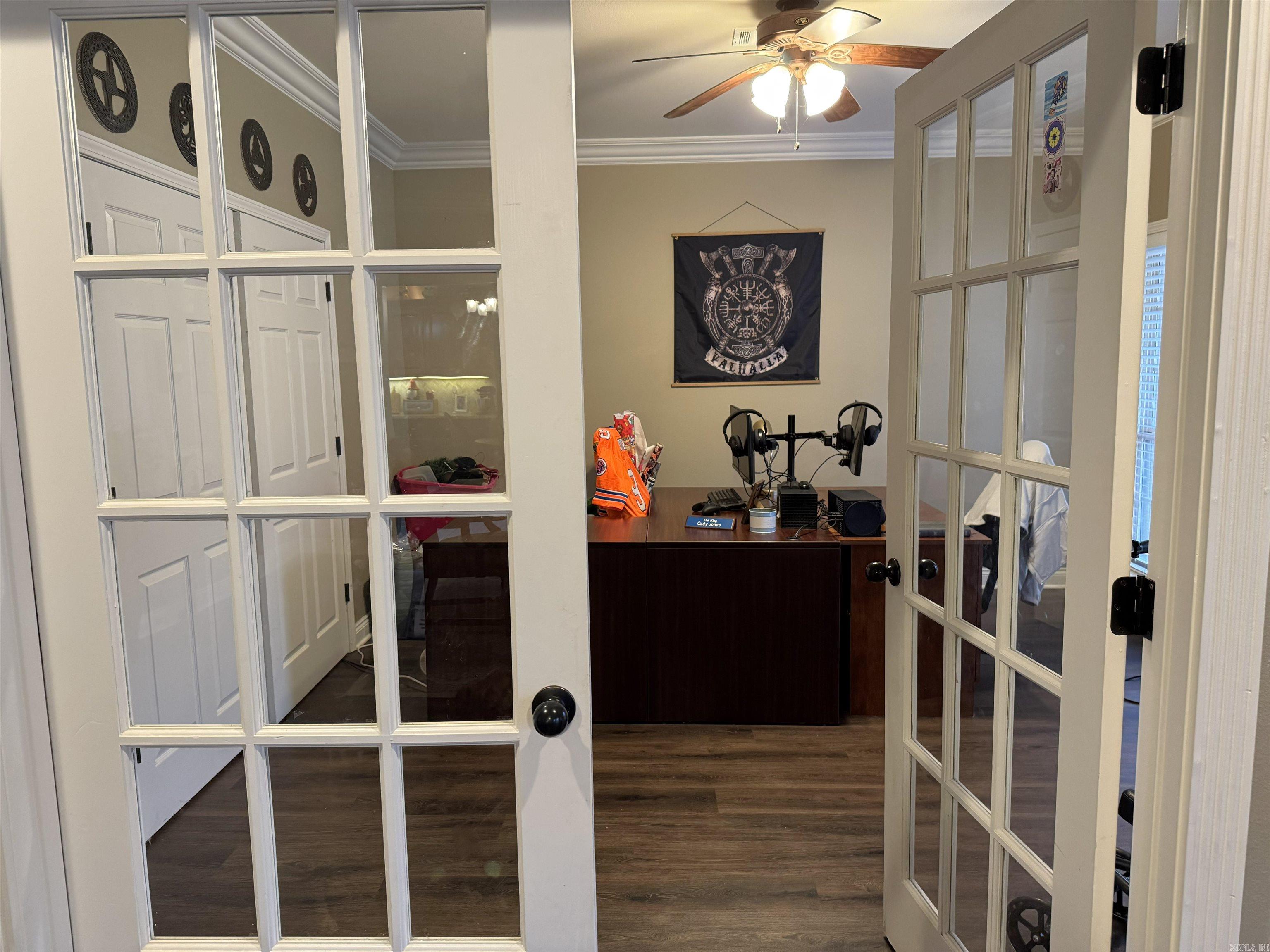 LONGHILLS VILLAGE - Residential