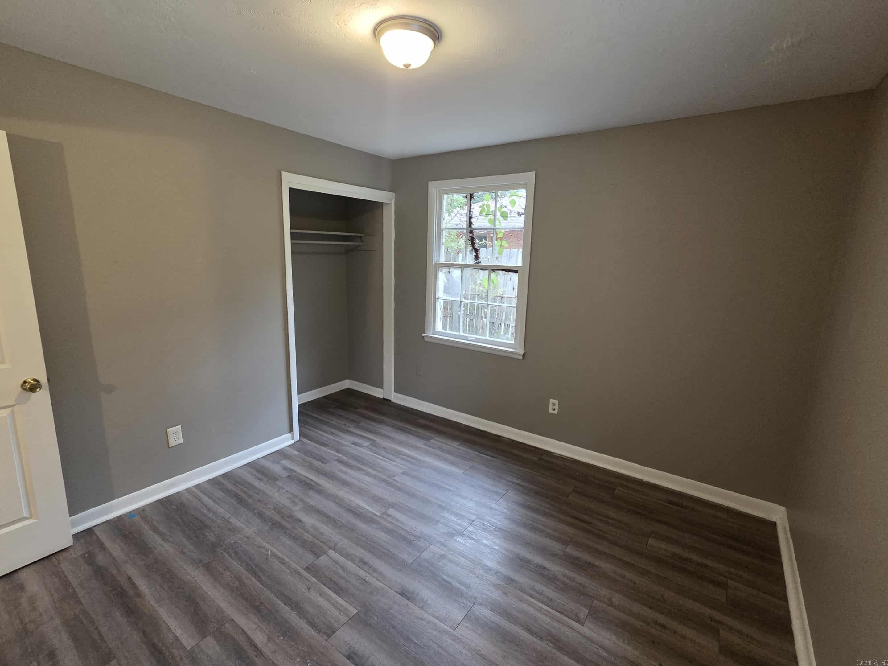 SHADY GROVE - Residential