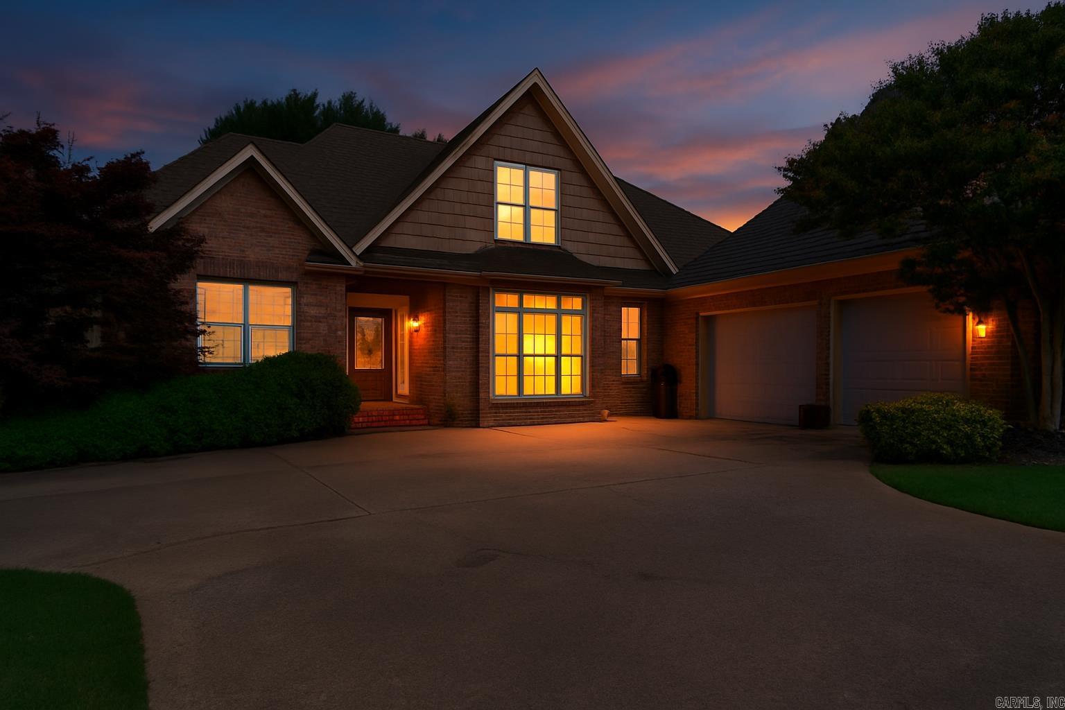 JAMESTOWN MANOR - Residential