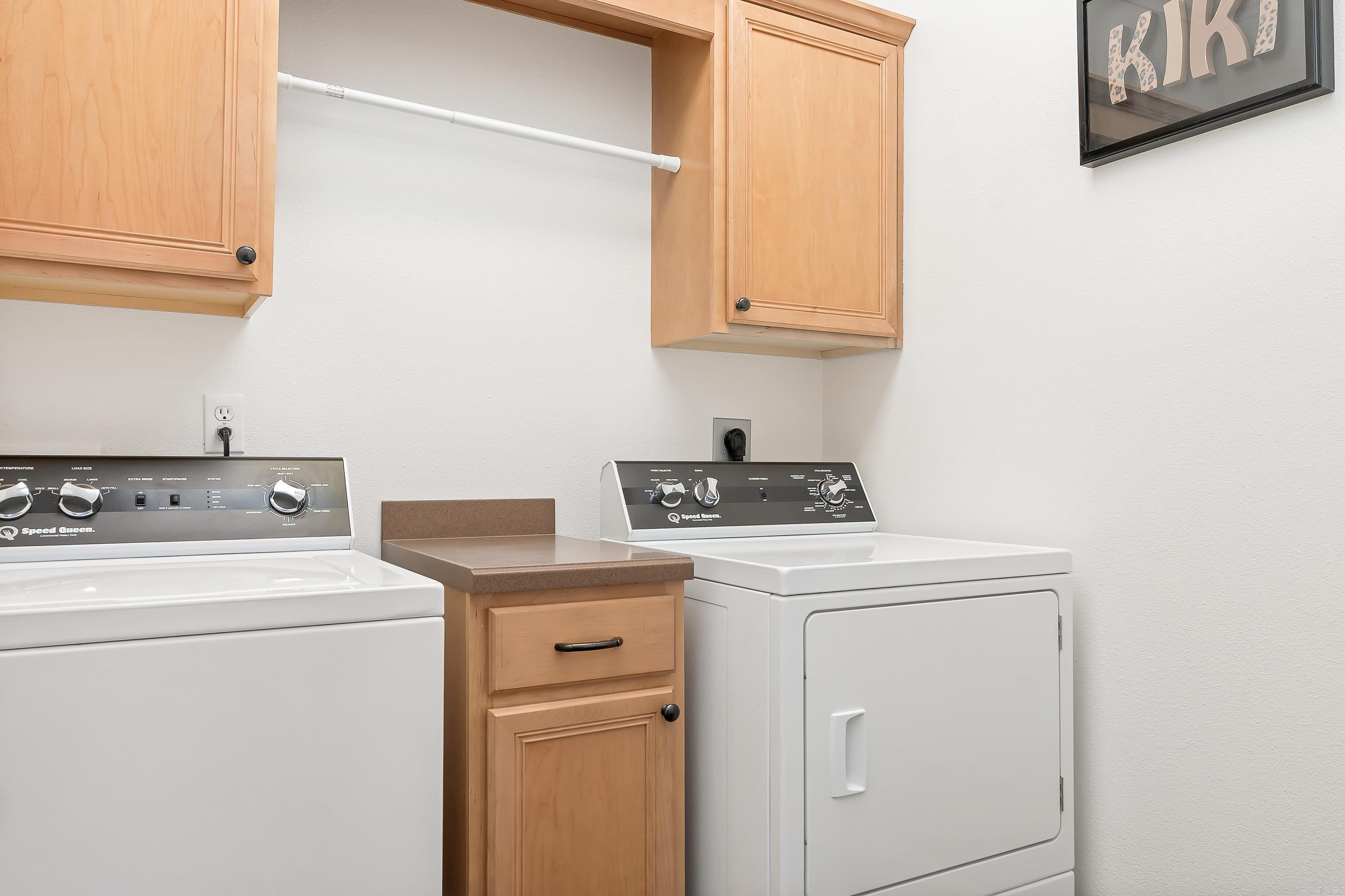 JAMESTOWN MANOR - Residential