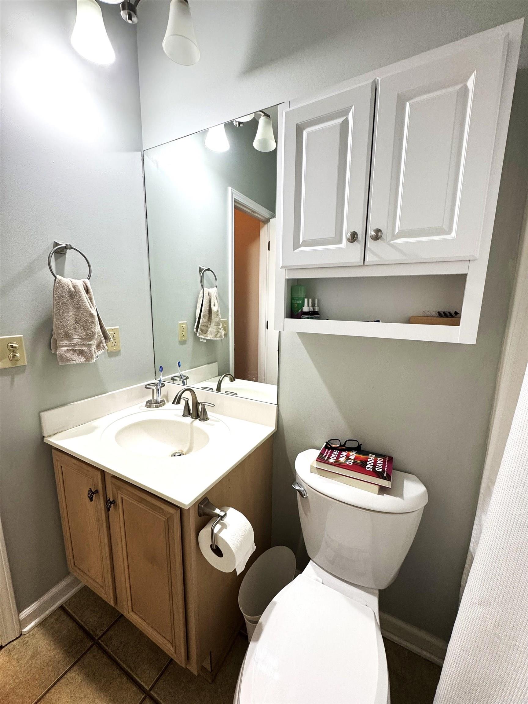 LAKE WOODS - Residential