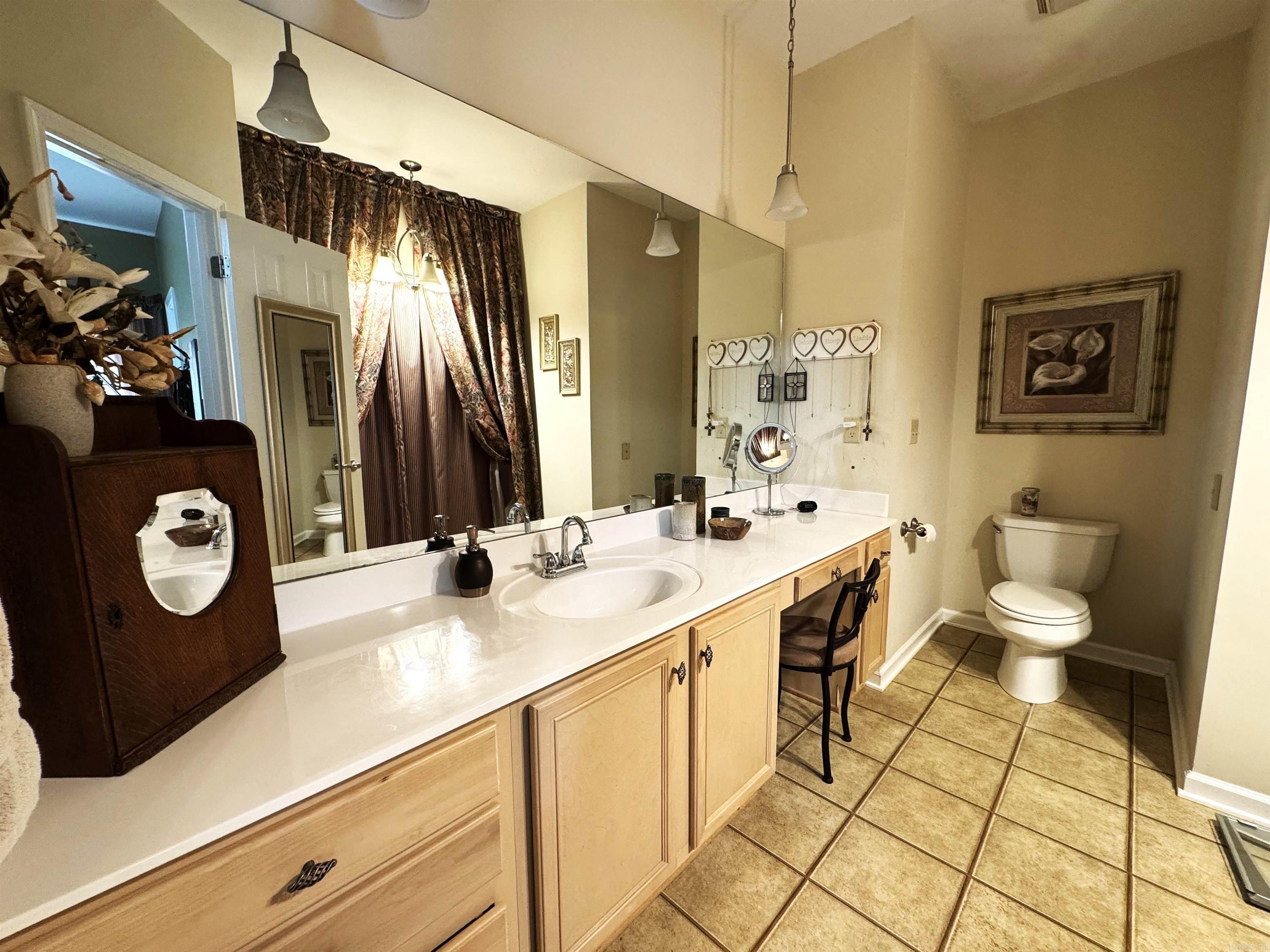 LAKE WOODS - Residential