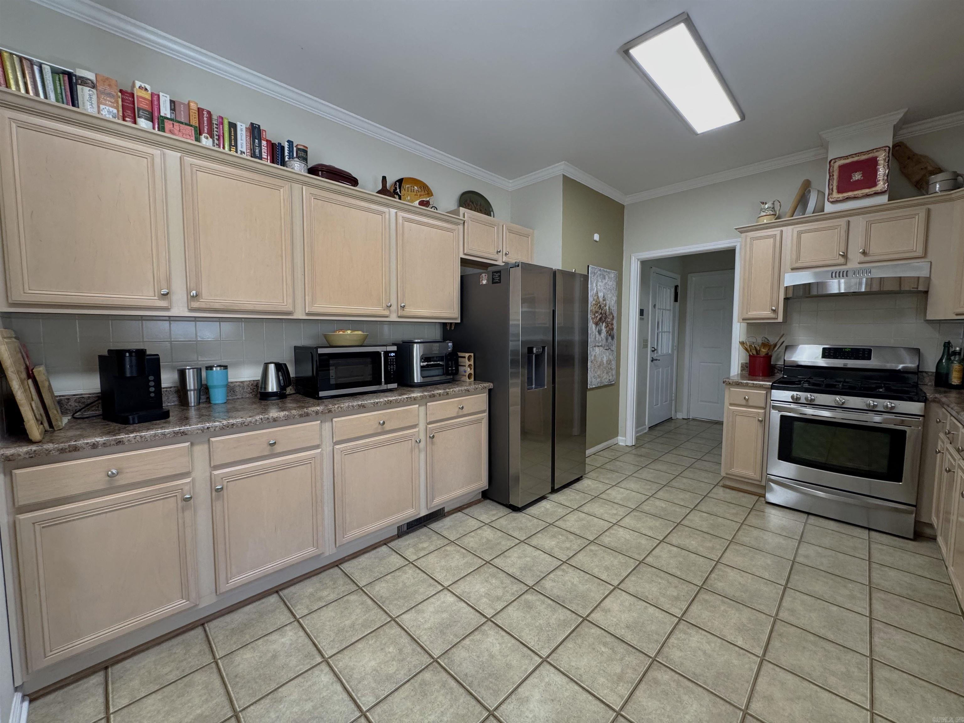 LAKE WOODS - Residential