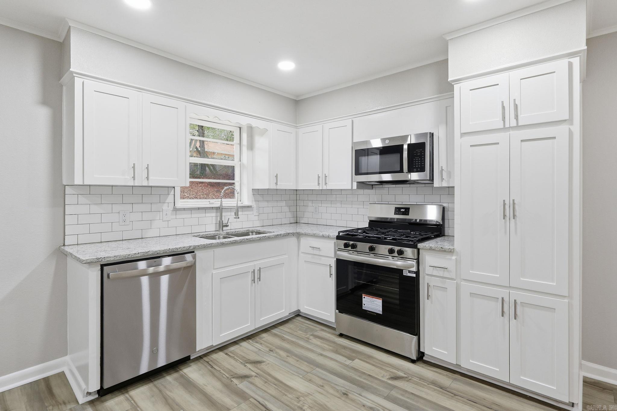 MEADOW LARK - Residential