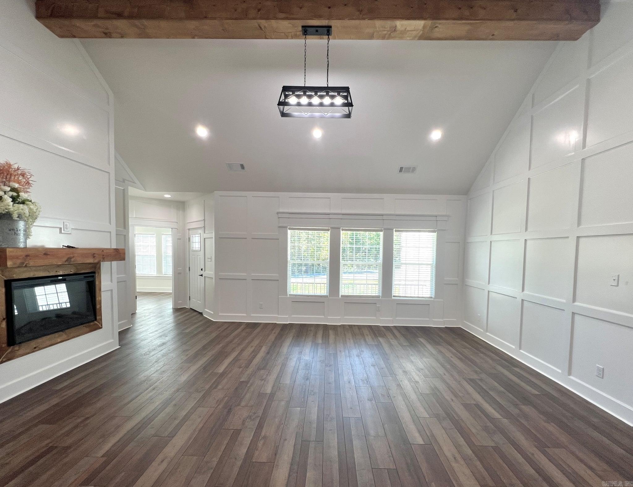 WHITE OAK POND - Residential
