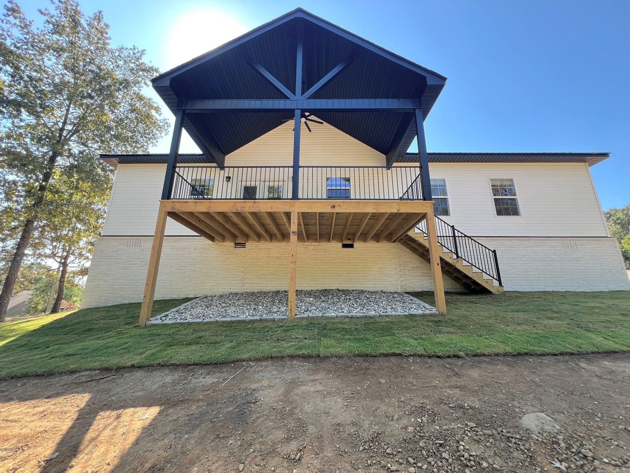 WHITE OAK POND - Residential