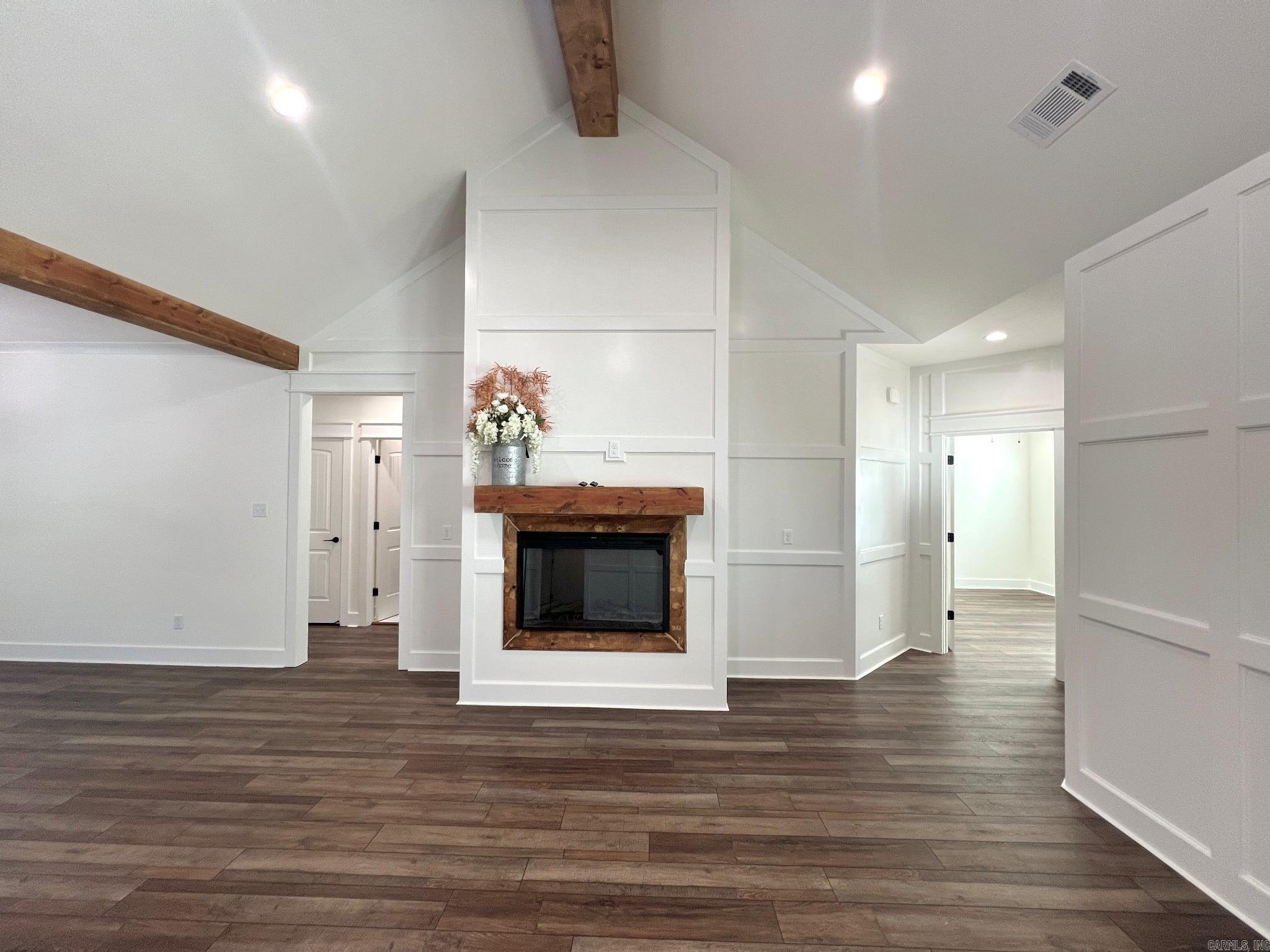 WHITE OAK POND - Residential