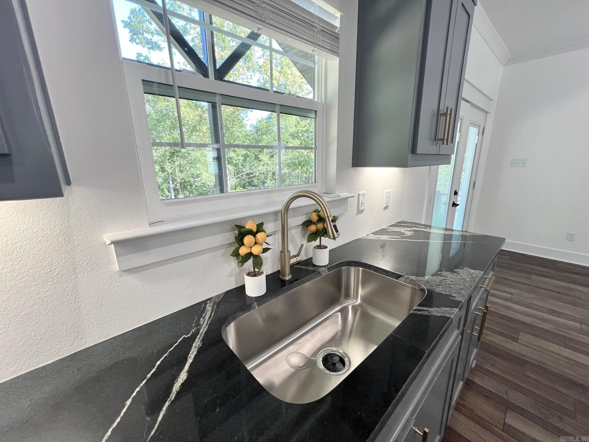 WHITE OAK POND - Residential