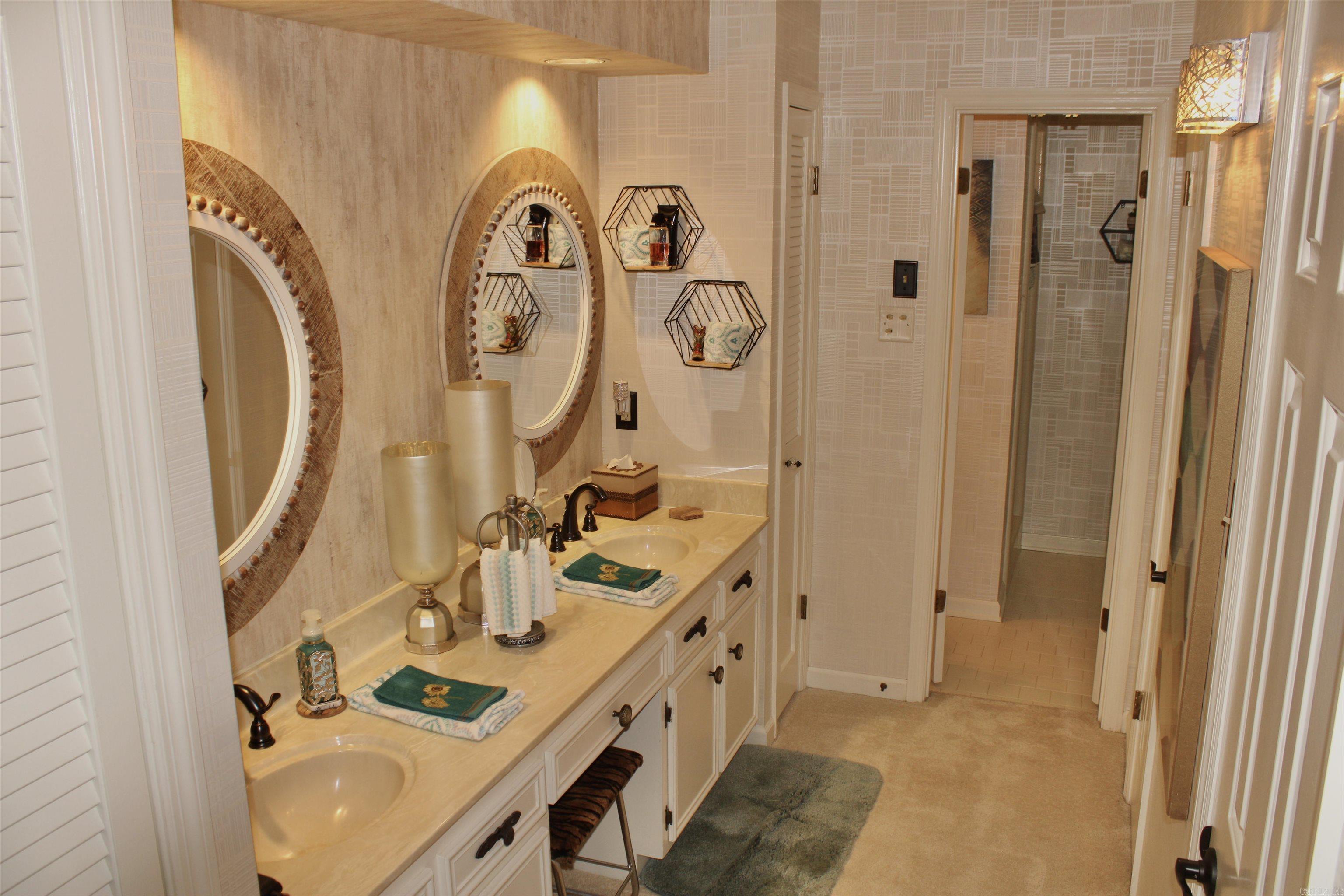 WINDSOR CT TOWNHOMES HPR - Residential