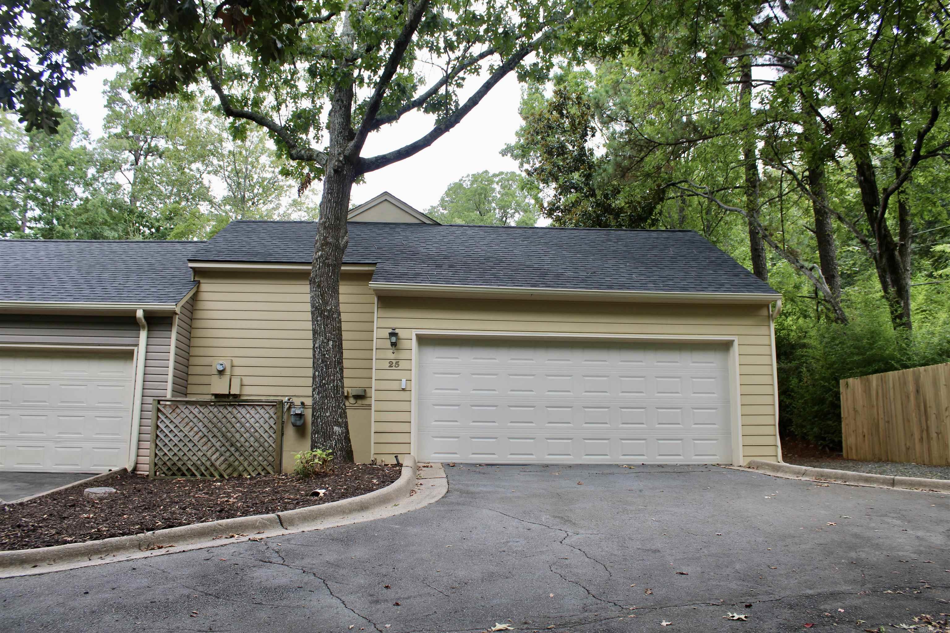 WINDSOR CT TOWNHOMES HPR - Residential