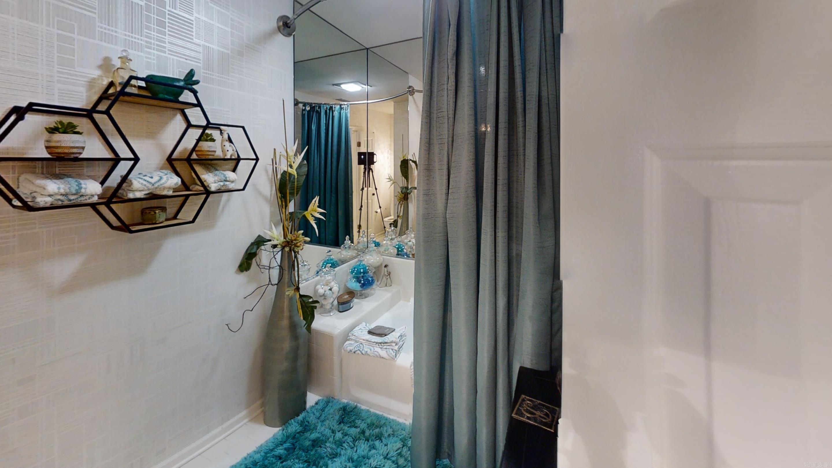 WINDSOR CT TOWNHOMES HPR - Residential