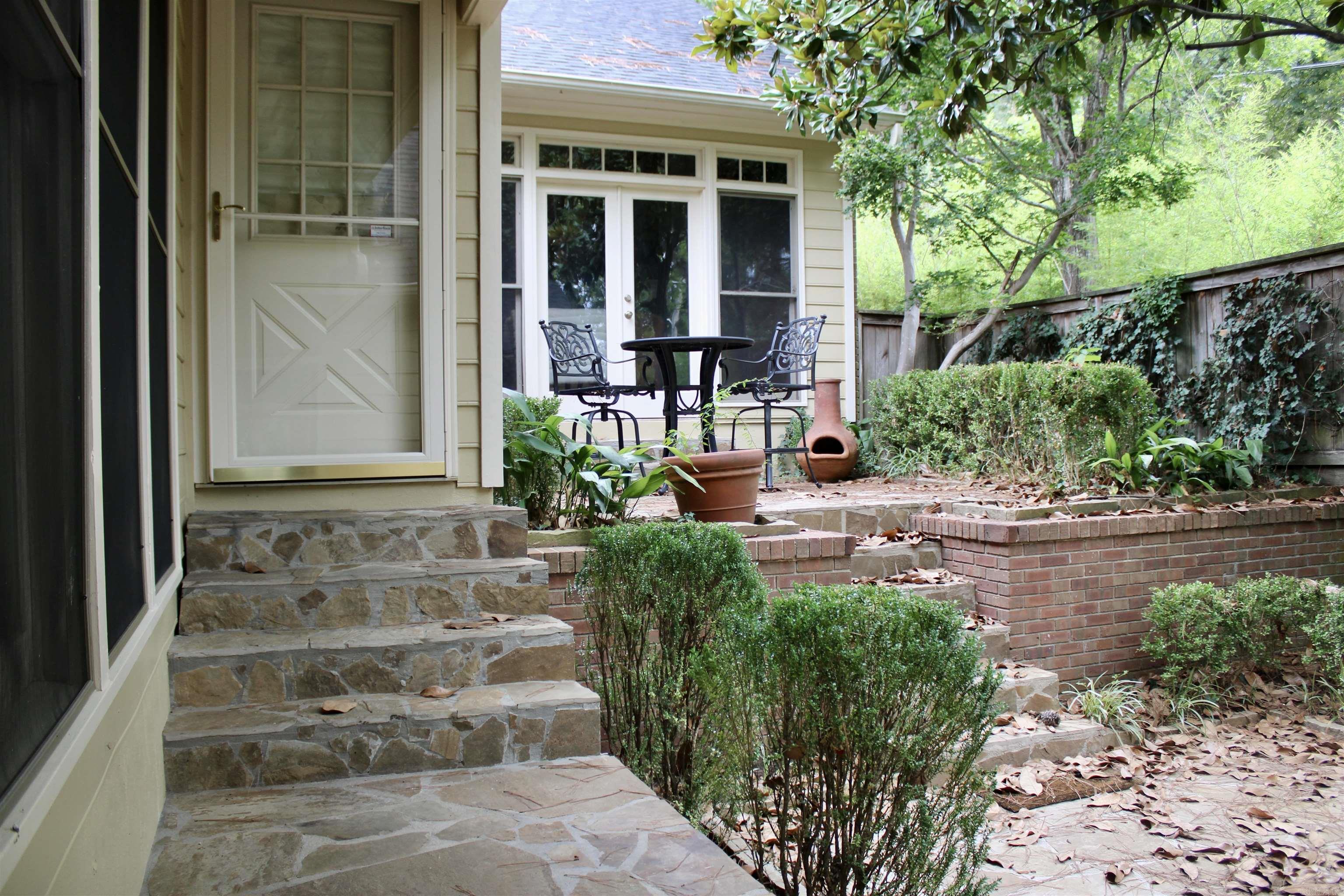 WINDSOR CT TOWNHOMES HPR - Residential