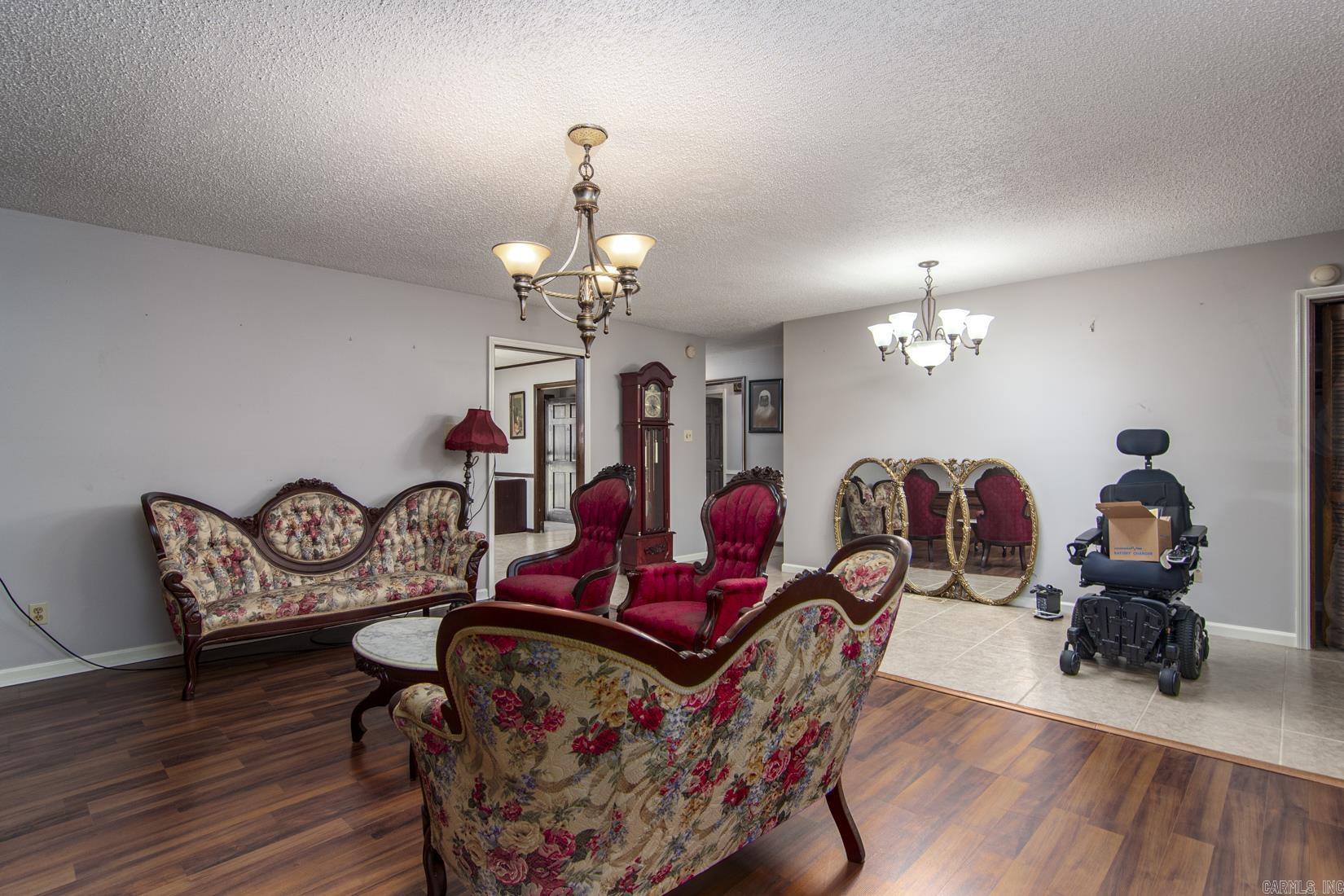 PECAN LAKE - Residential