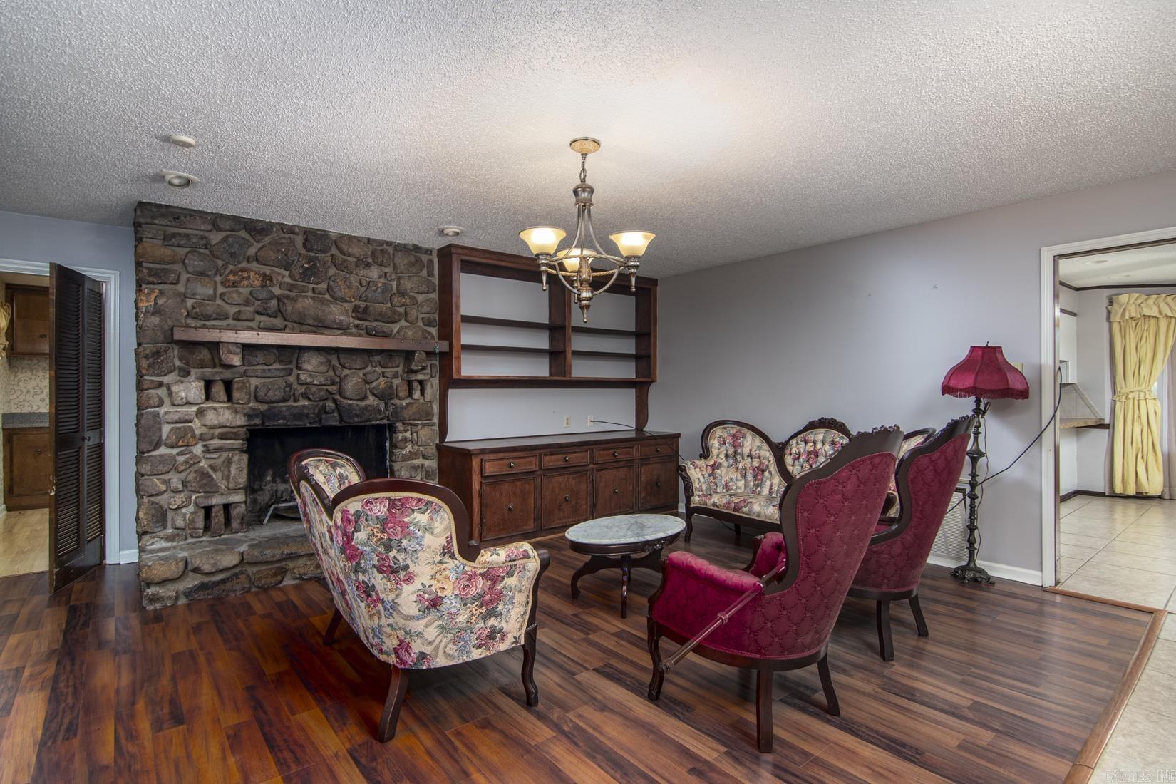 PECAN LAKE - Residential