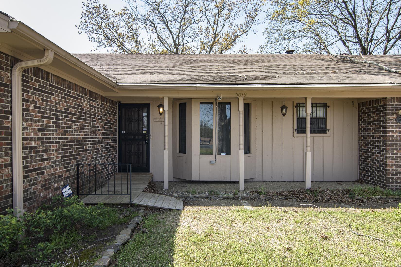 PECAN LAKE - Residential