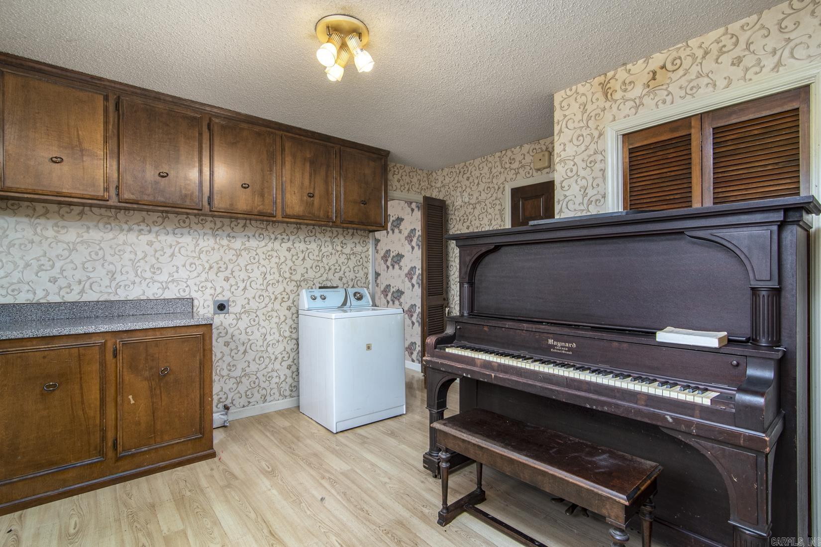 PECAN LAKE - Residential