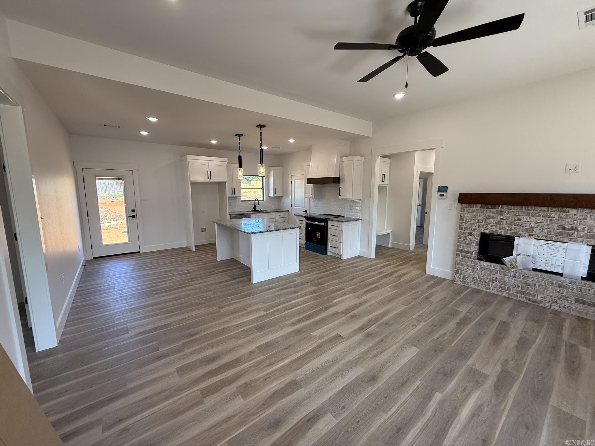 T.R. CREEKSIDE SUBDIVISION - Residential