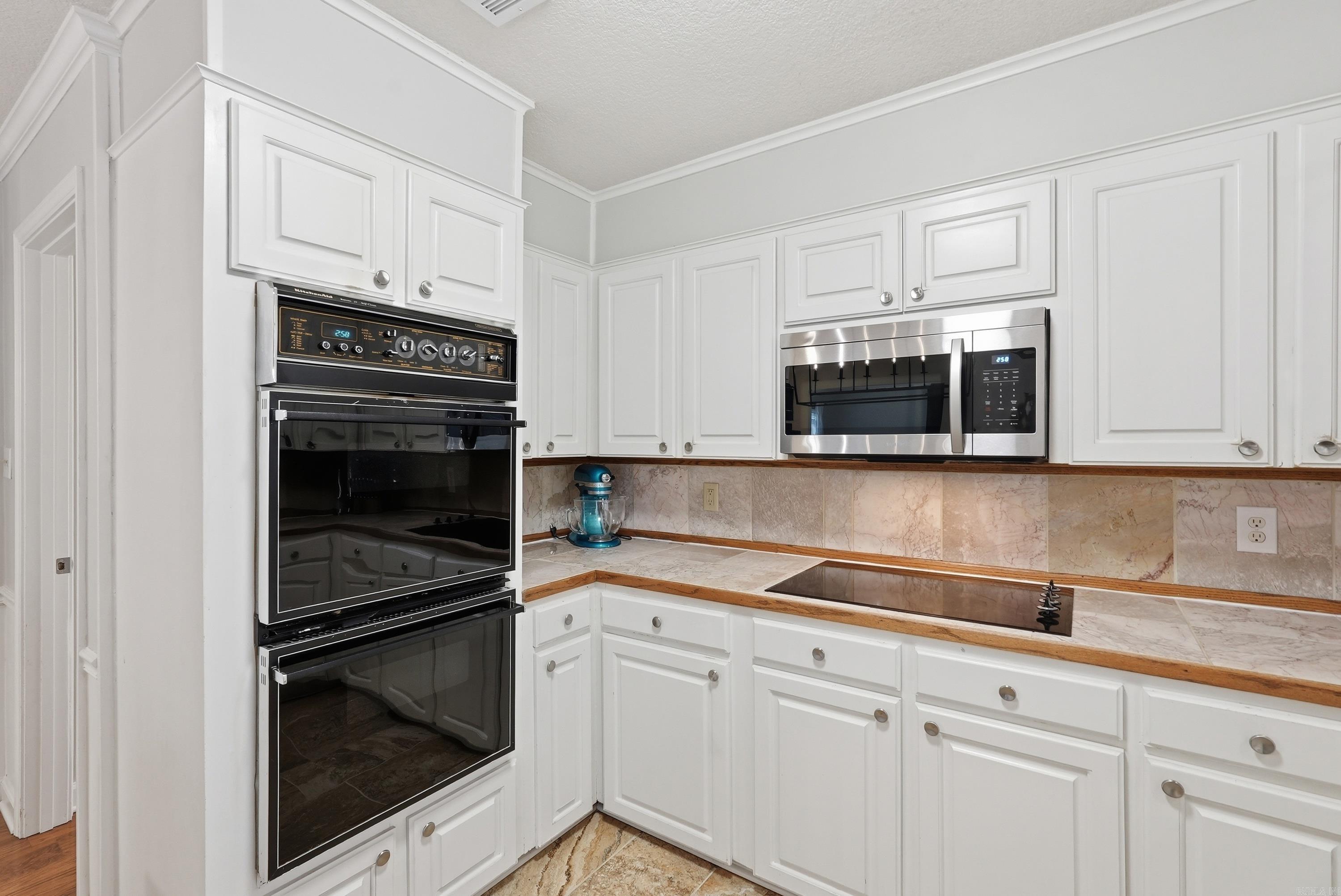 SPRING VALLEY MANOR - Residential