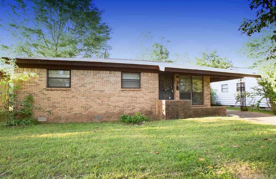 This house is newly renovated and located in North Little Rock ! It's a 3bd/1ba with new flooring and paint through out ! New kitchen appliances and cabinets . Move in ready !