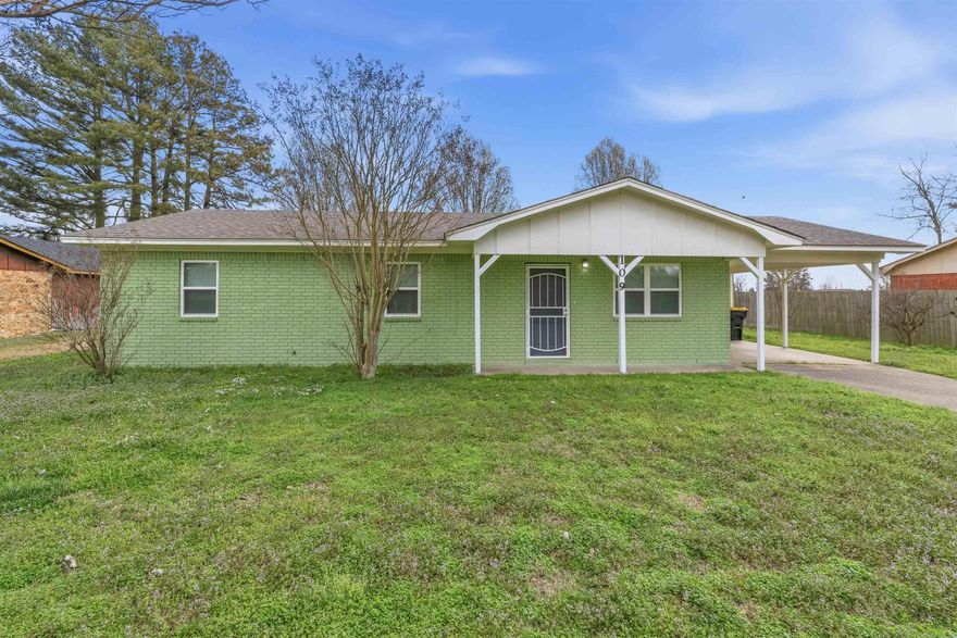 This home has been newly and nicely remodeled.  Located near schools and restaurants.  Your family roots can be planted here.