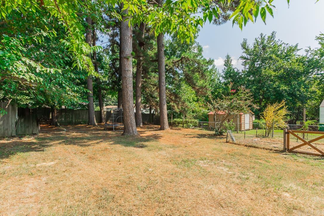 WOODLAND HILLS - Residential