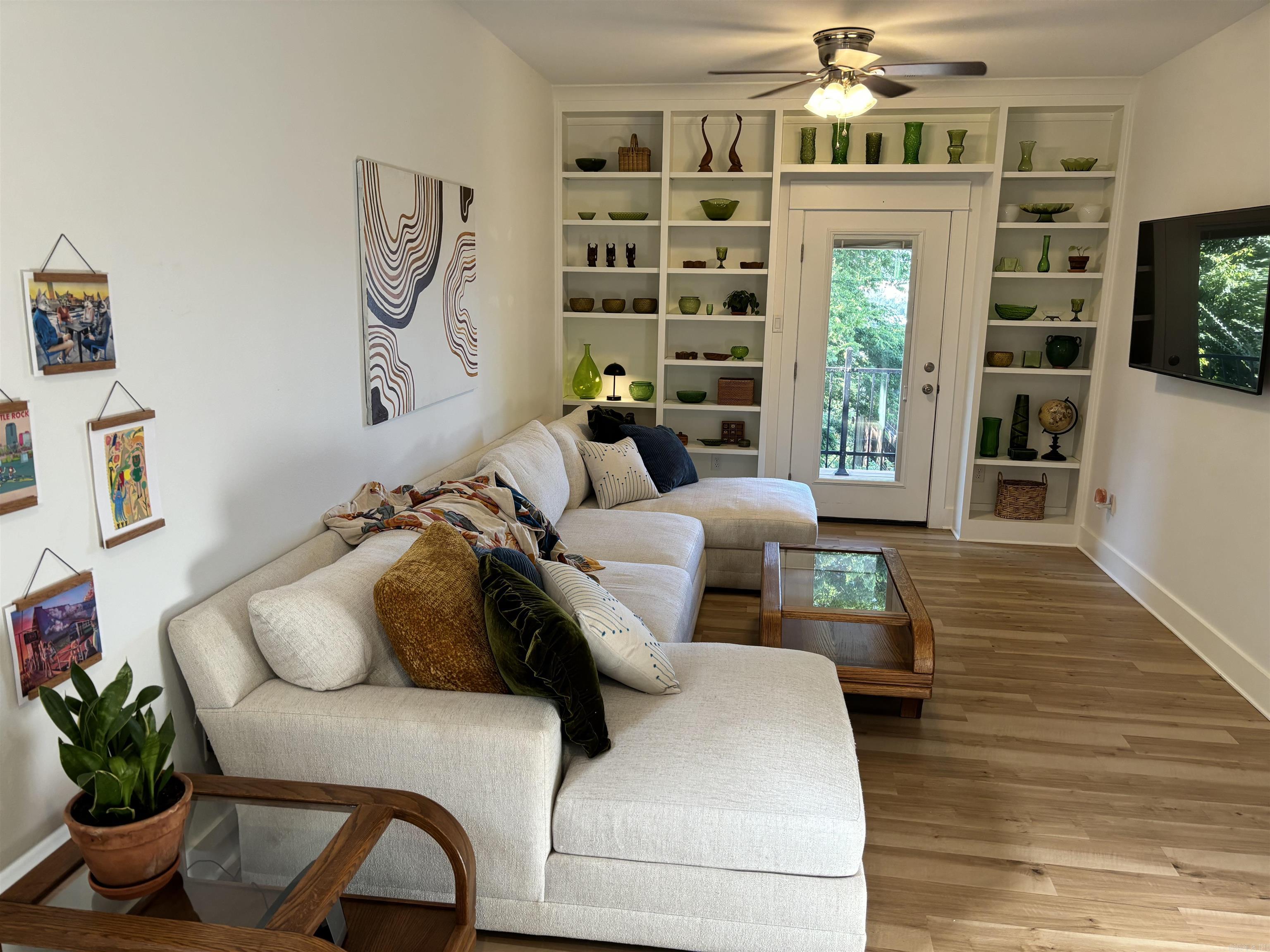 EAST PULASKI HGTS - Residential