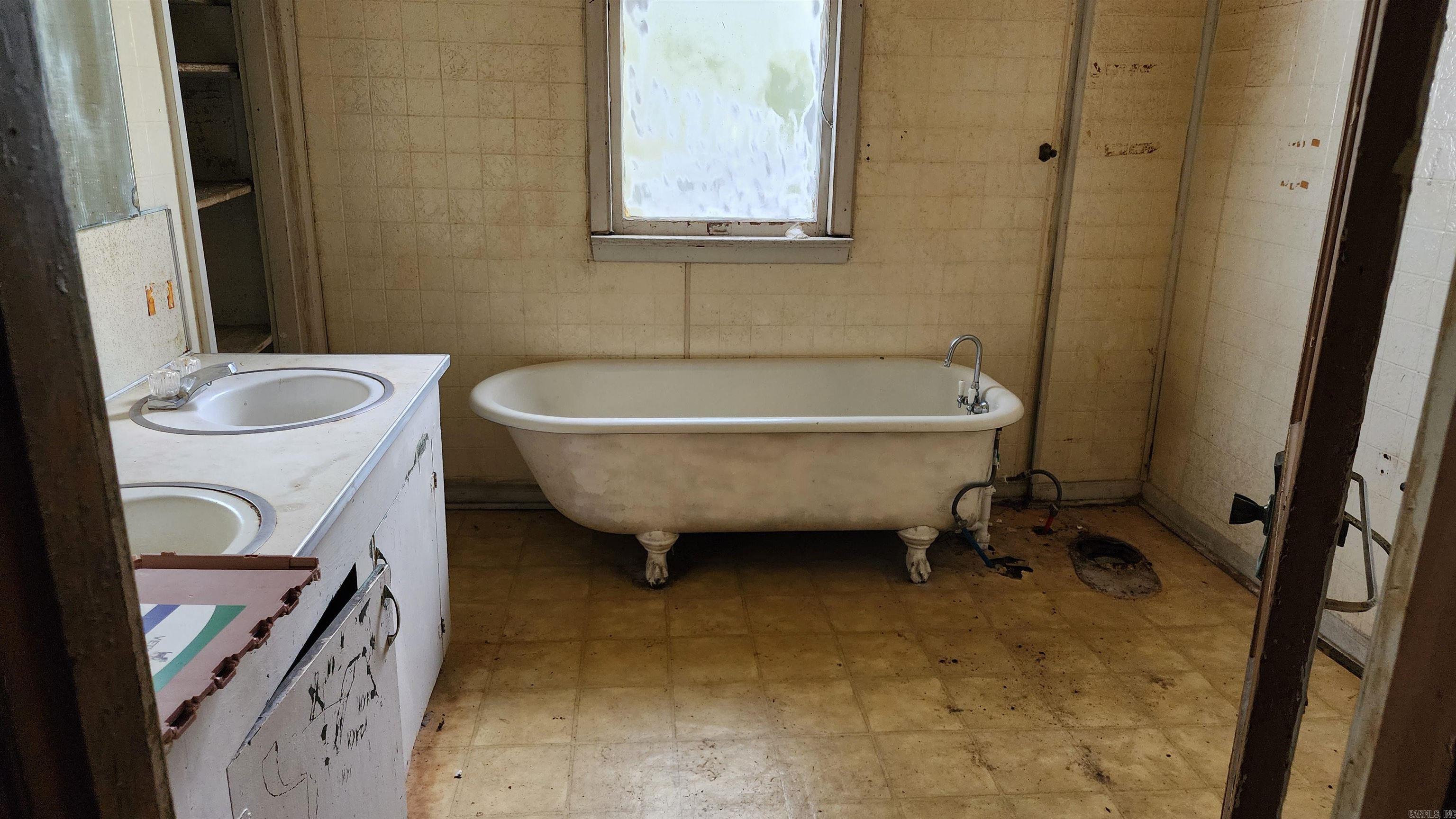 OAK TERRACE - Residential