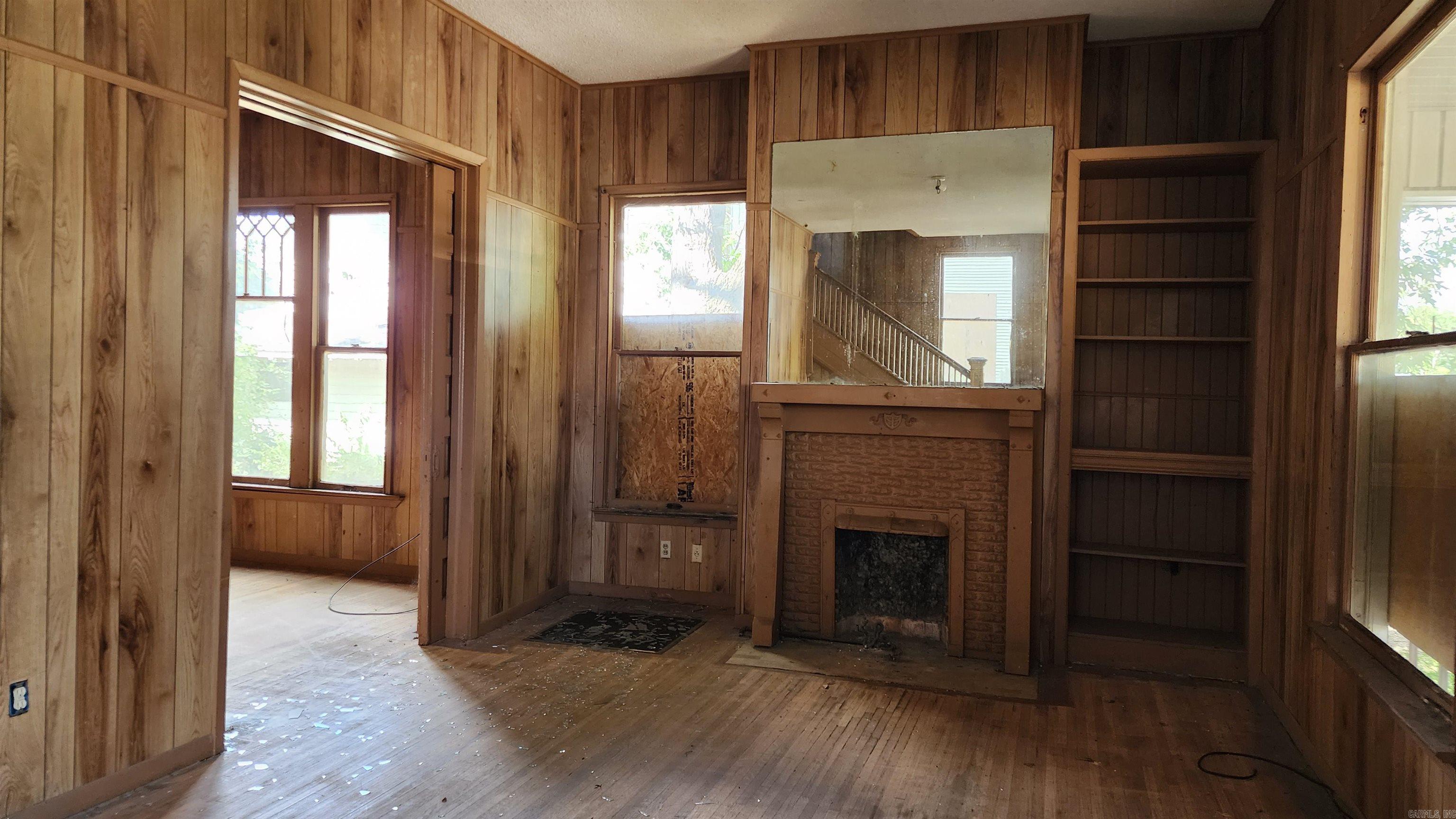 OAK TERRACE - Residential