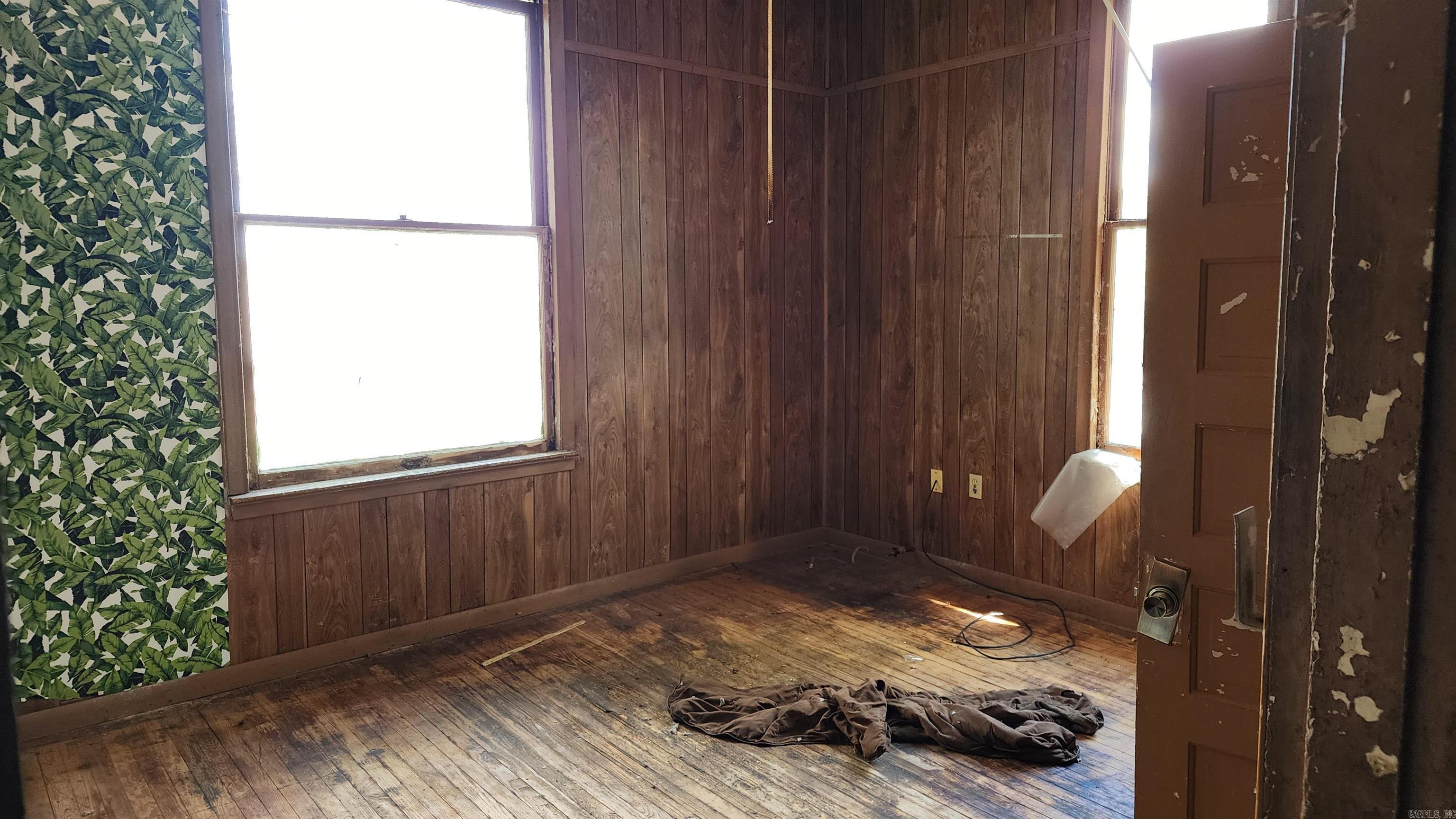 OAK TERRACE - Residential