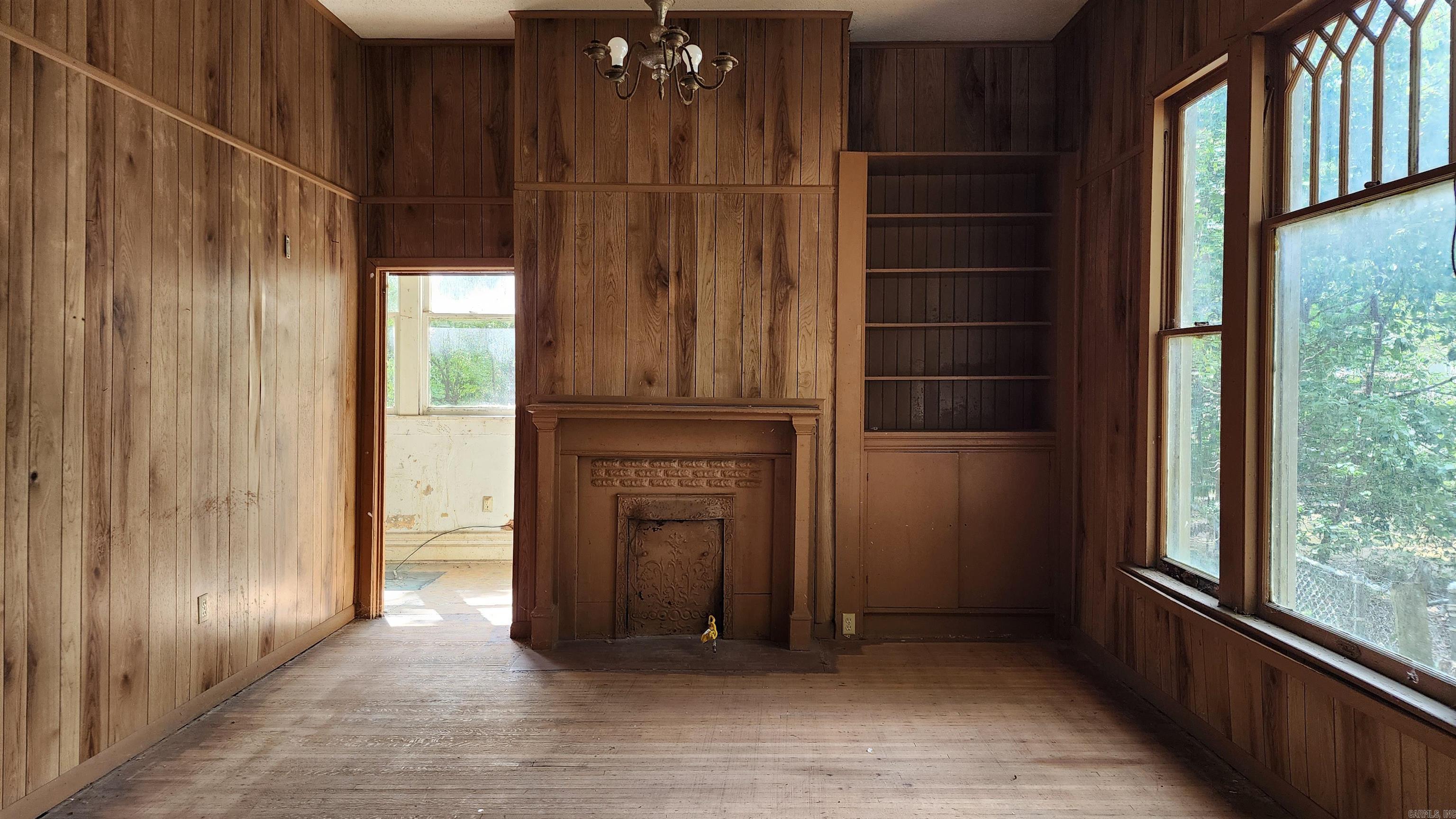 OAK TERRACE - Residential