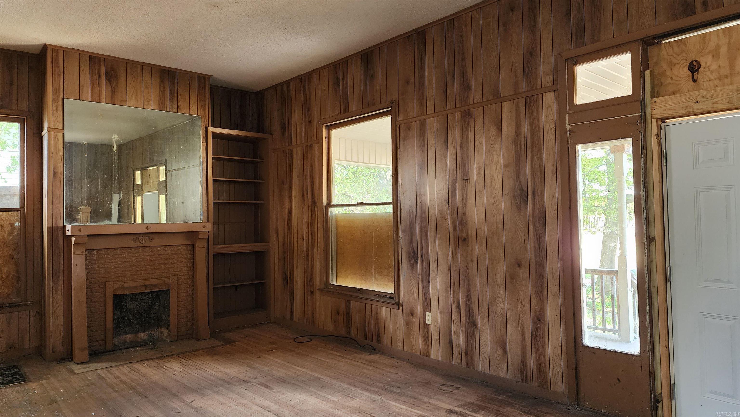 OAK TERRACE - Residential