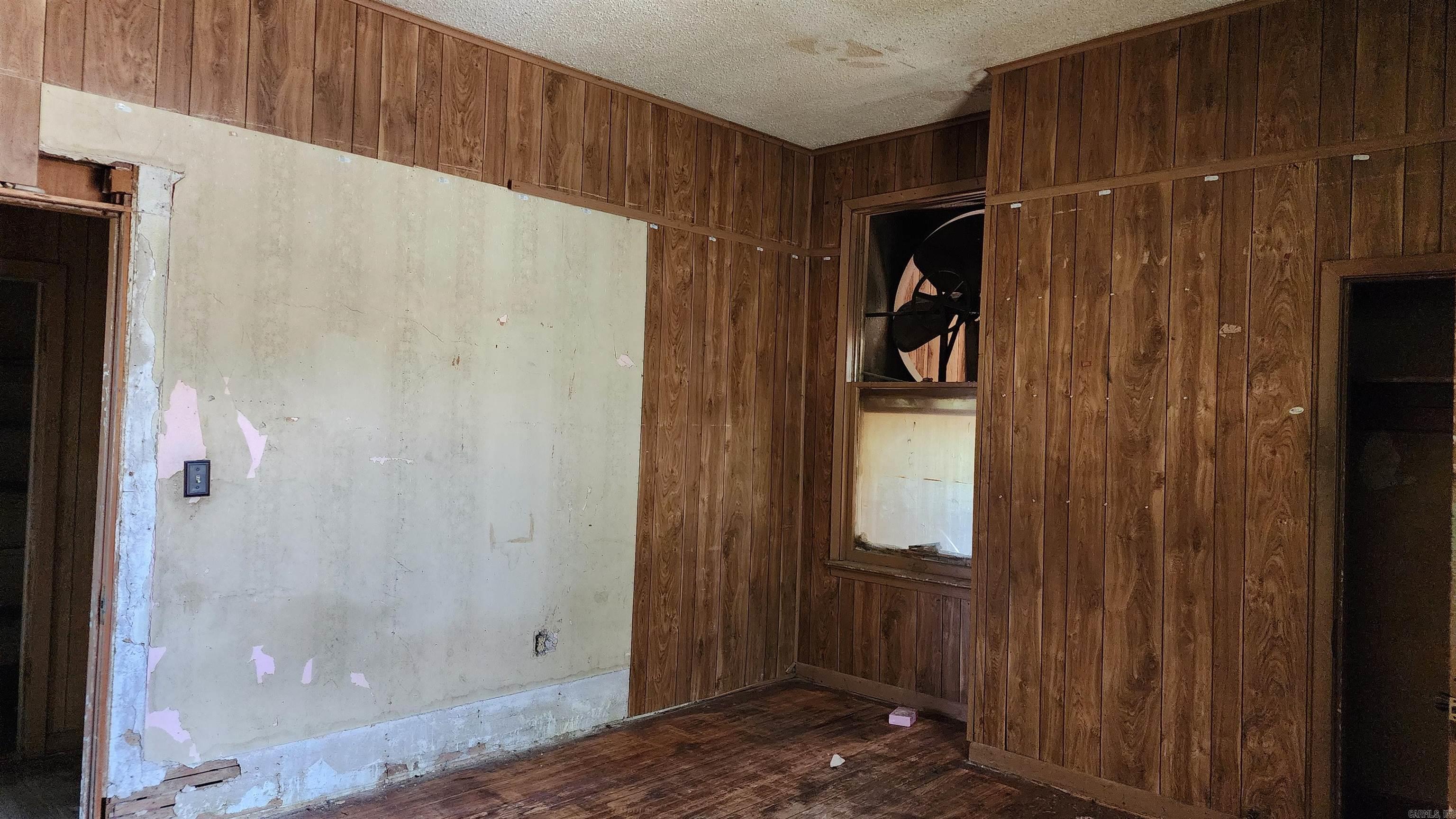 OAK TERRACE - Residential