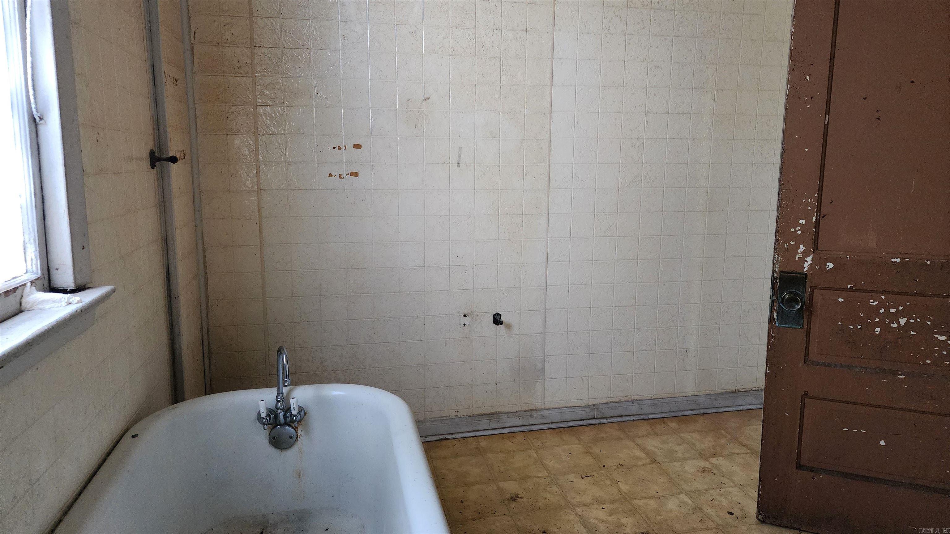 OAK TERRACE - Residential