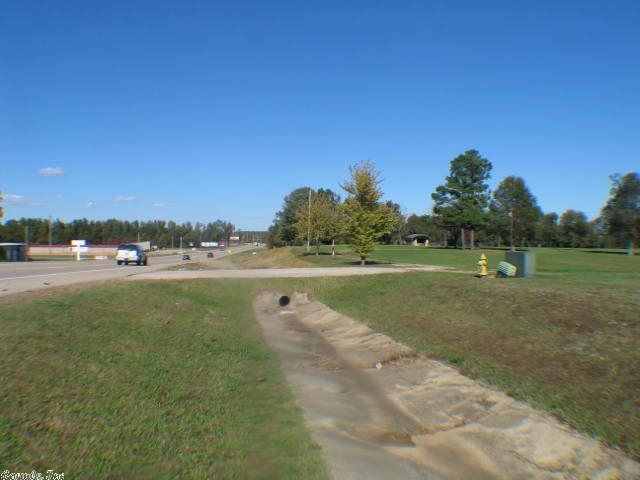 38 Acres +/- located just south of new Greene County Tech High School. Option to buy the two homes that join property available.