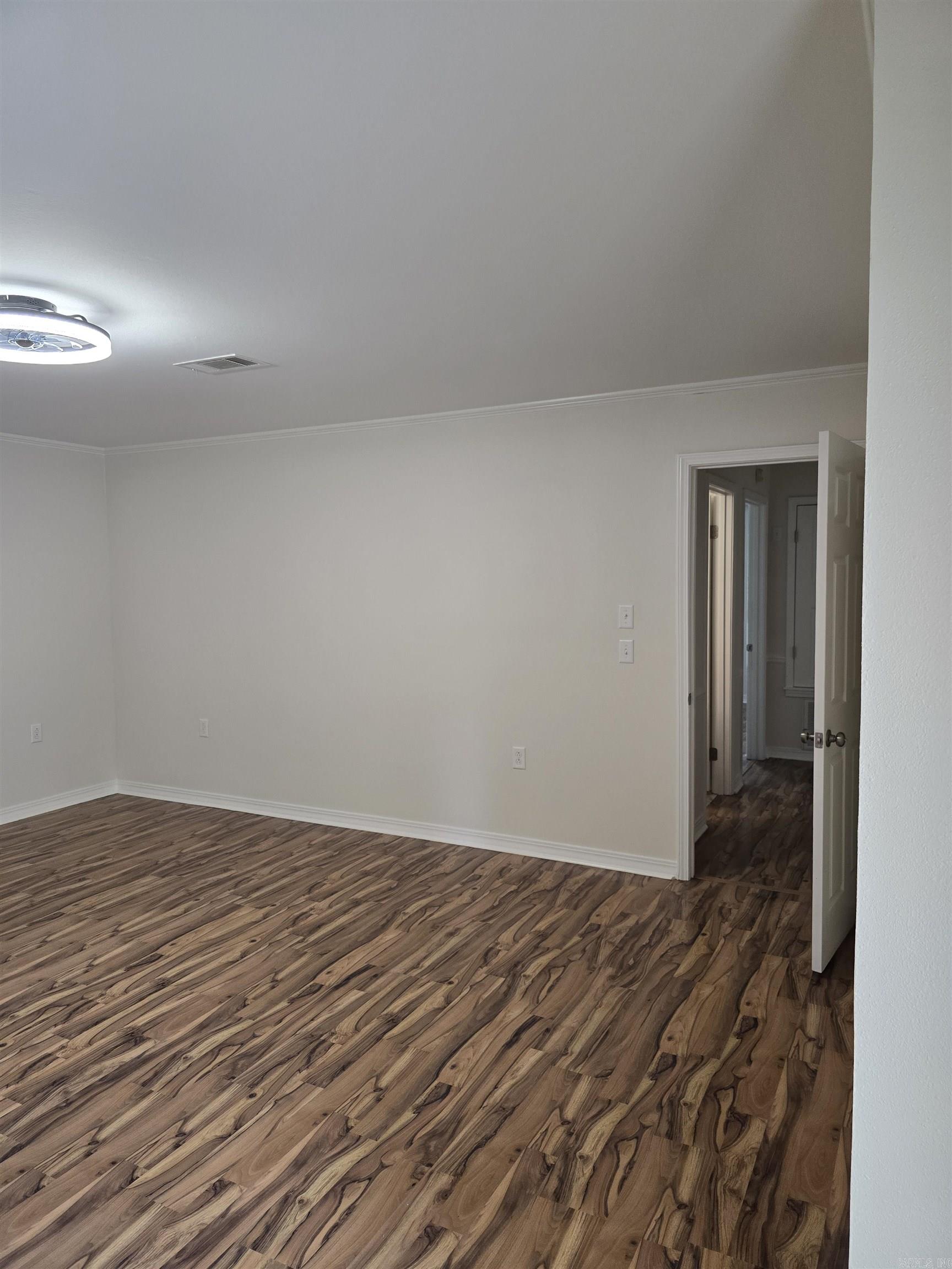 HOLLOW HILLS - Residential