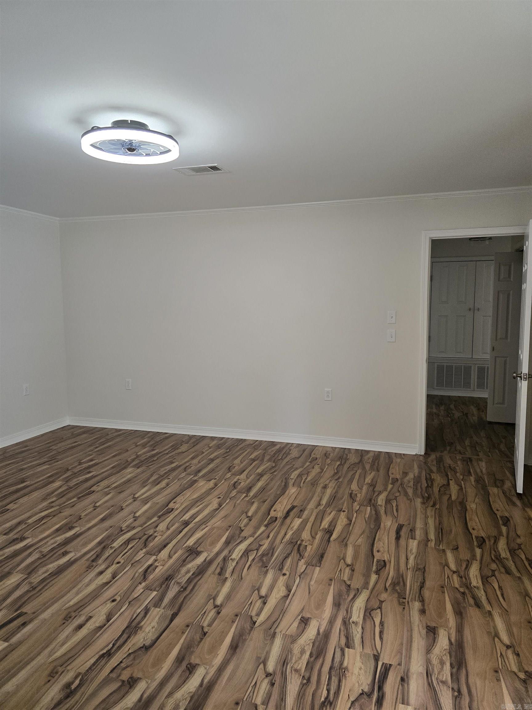 HOLLOW HILLS - Residential