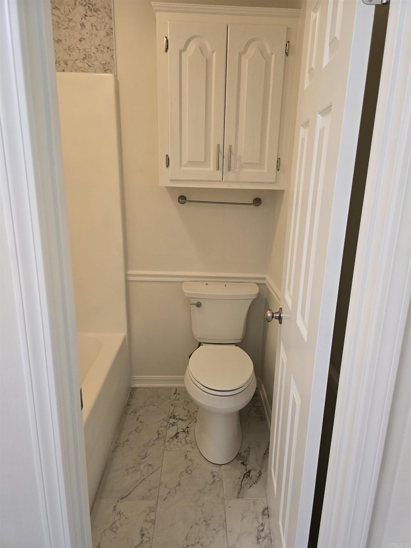 HOLLOW HILLS - Residential