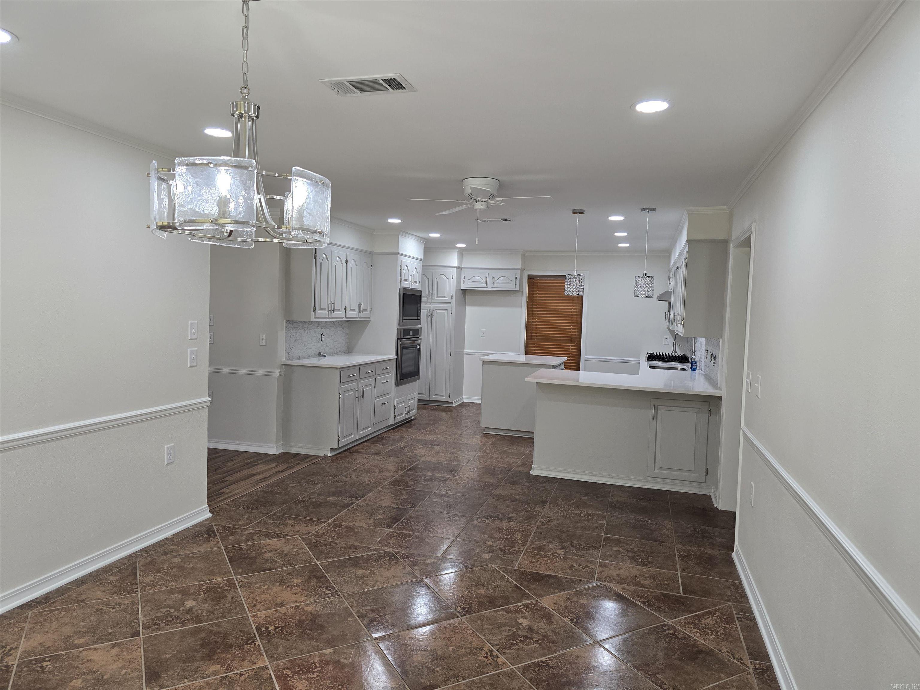 HOLLOW HILLS - Residential