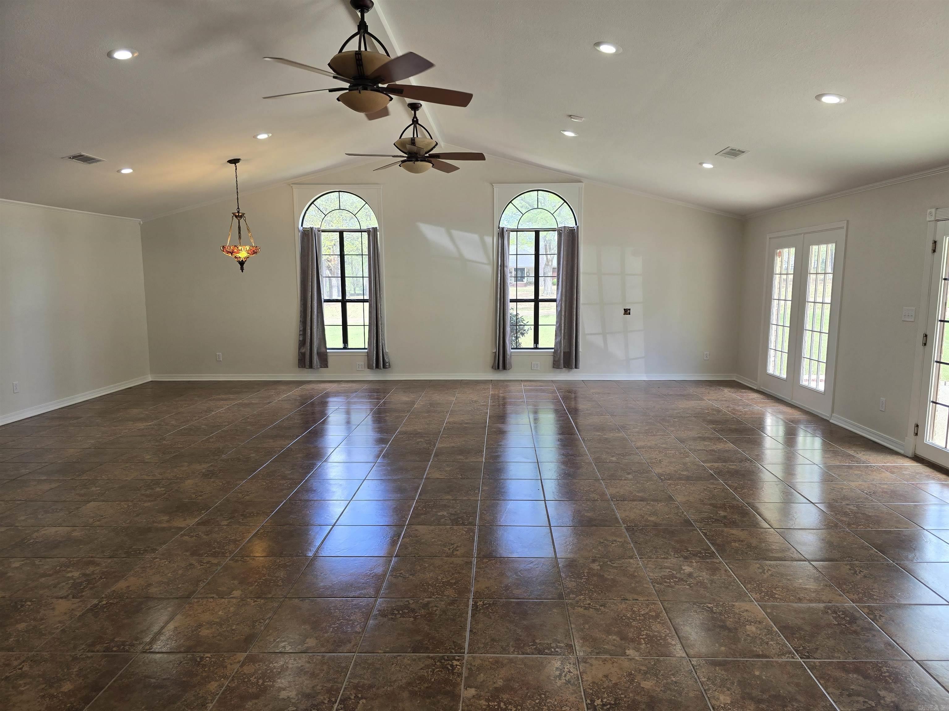 HOLLOW HILLS - Residential