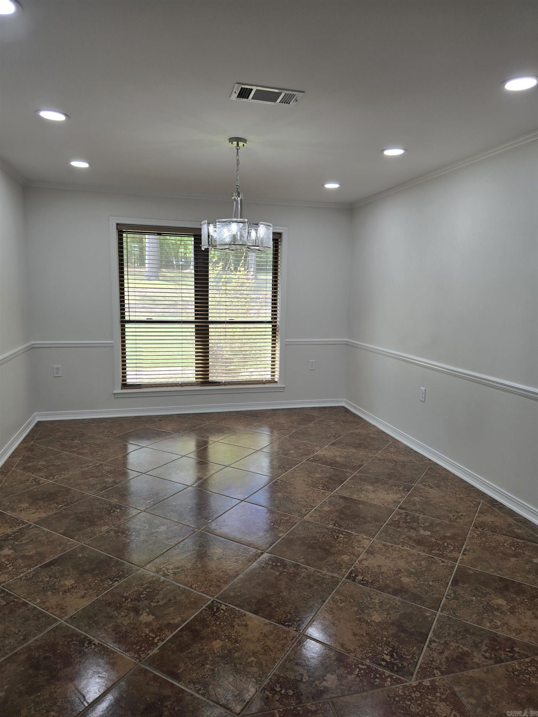 HOLLOW HILLS - Residential