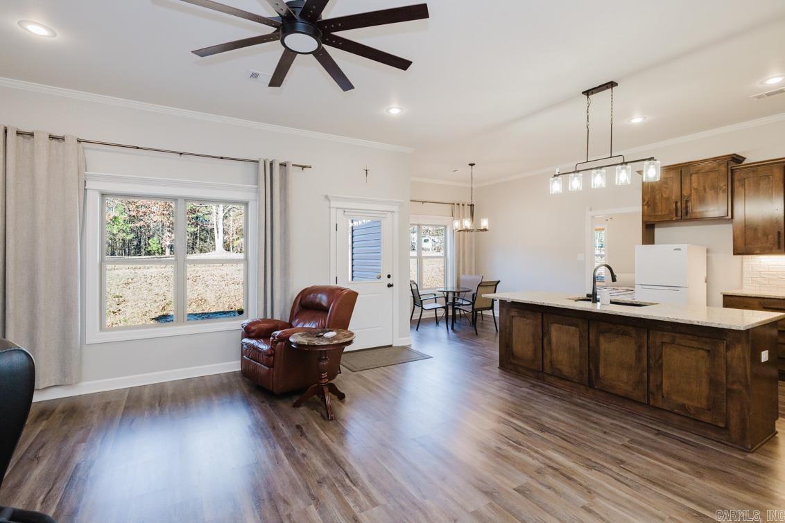 HURRICANE HILLS - Residential