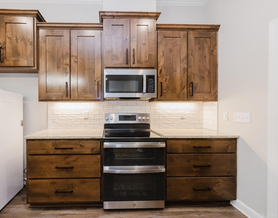 HURRICANE HILLS - Residential