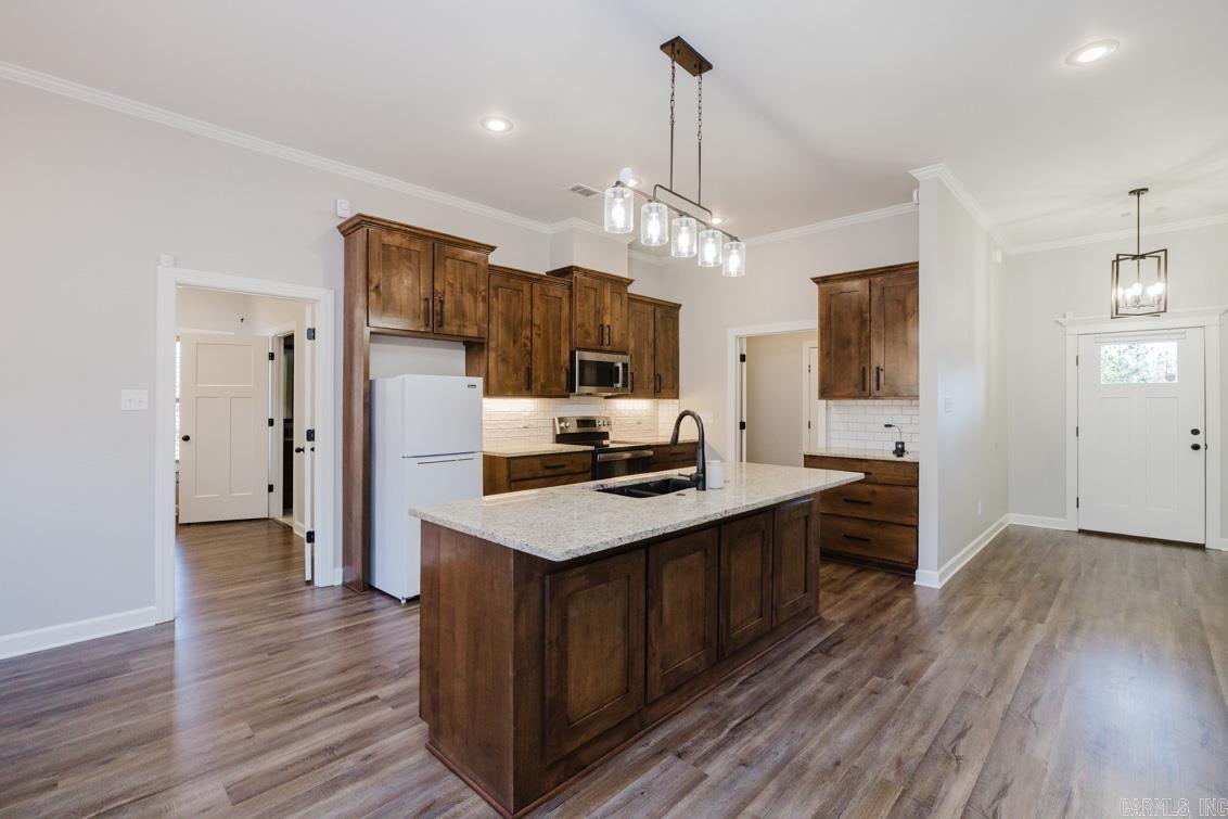 HURRICANE HILLS - Residential