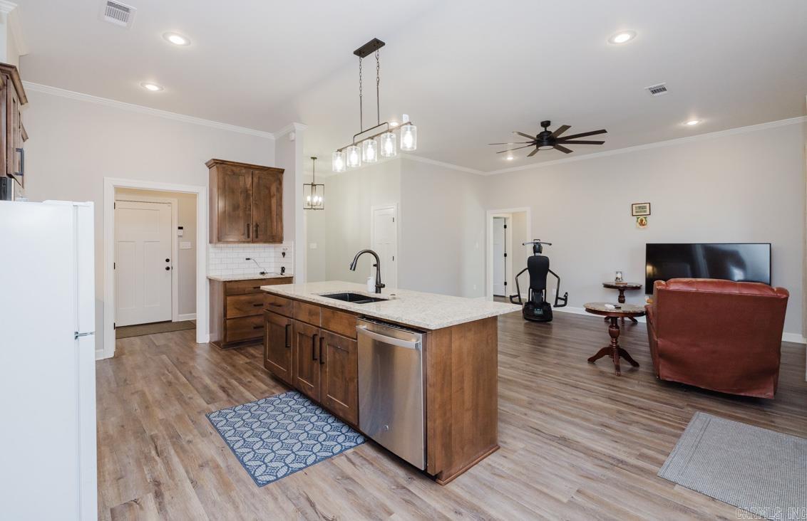 HURRICANE HILLS - Residential