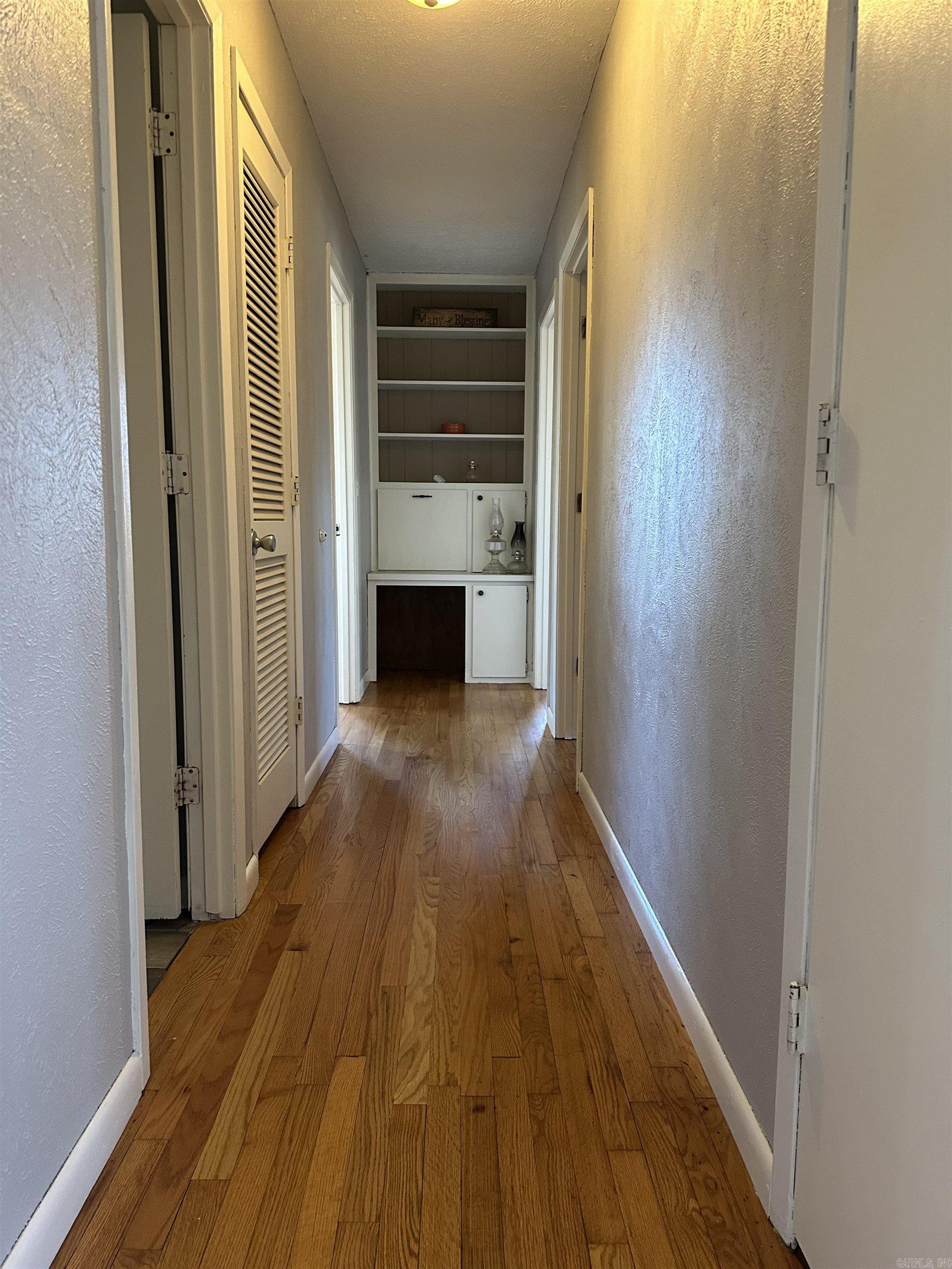 LASSITERS RIVERVIEW - Residential