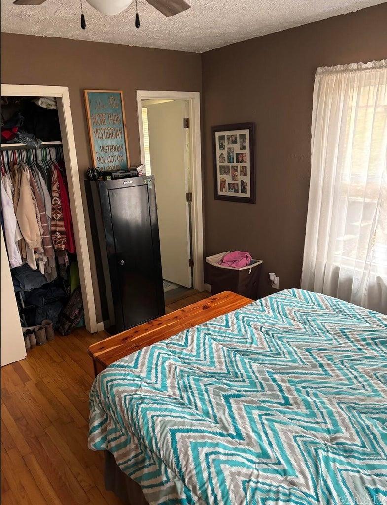 LASSITERS RIVERVIEW - Residential