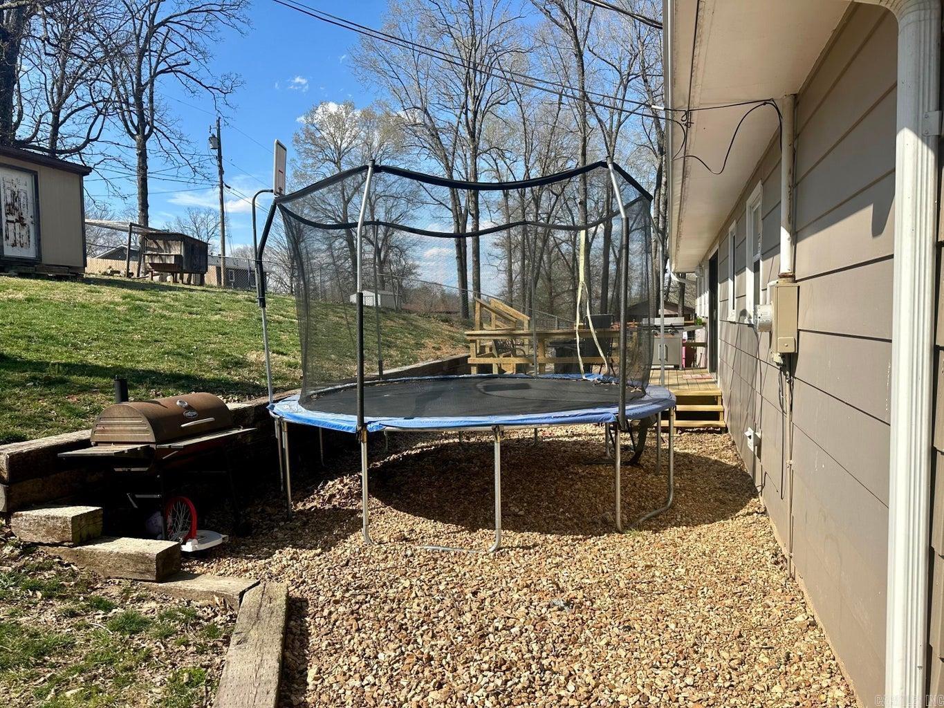 LASSITERS RIVERVIEW - Residential