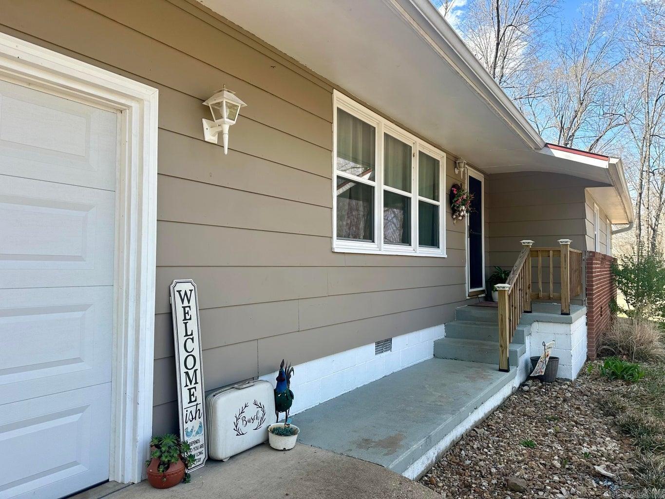 LASSITERS RIVERVIEW - Residential