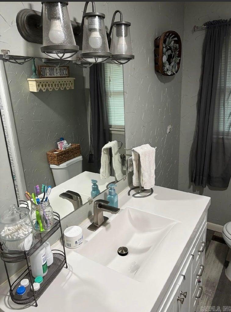 LASSITERS RIVERVIEW - Residential