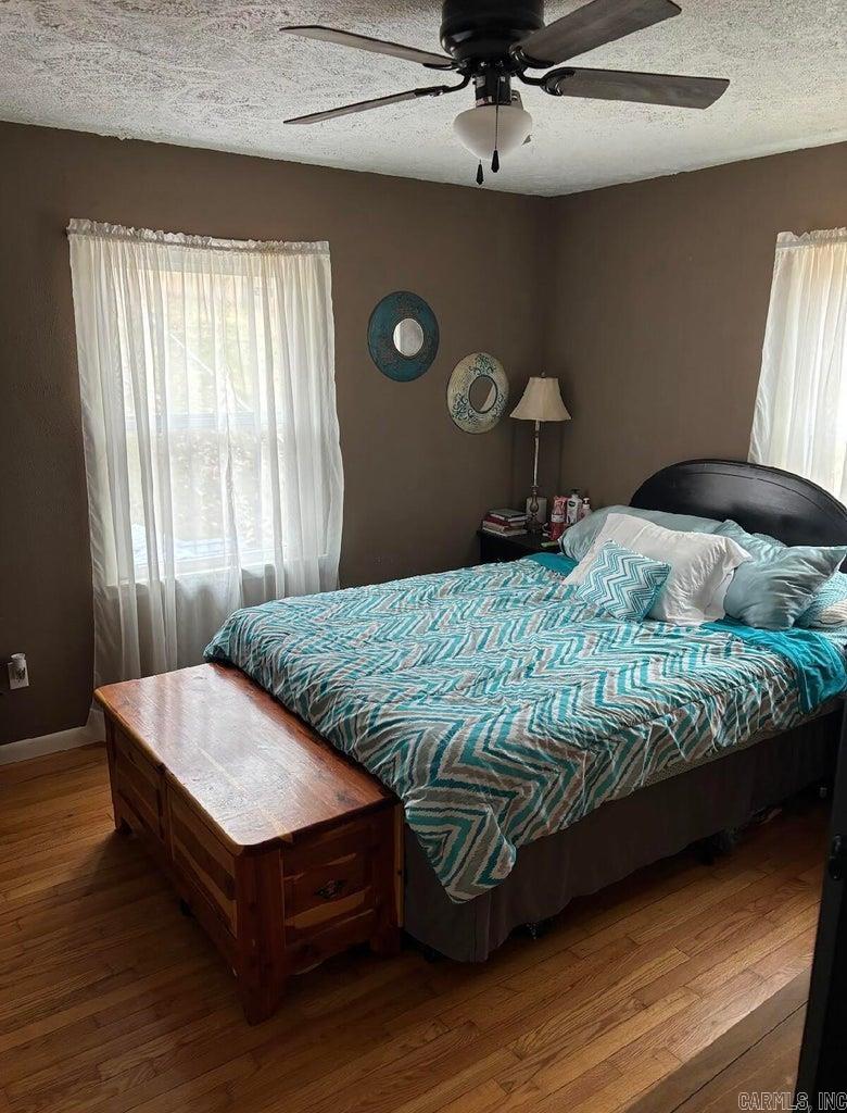 LASSITERS RIVERVIEW - Residential
